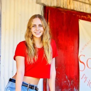 Meet your Posher, Isabelle